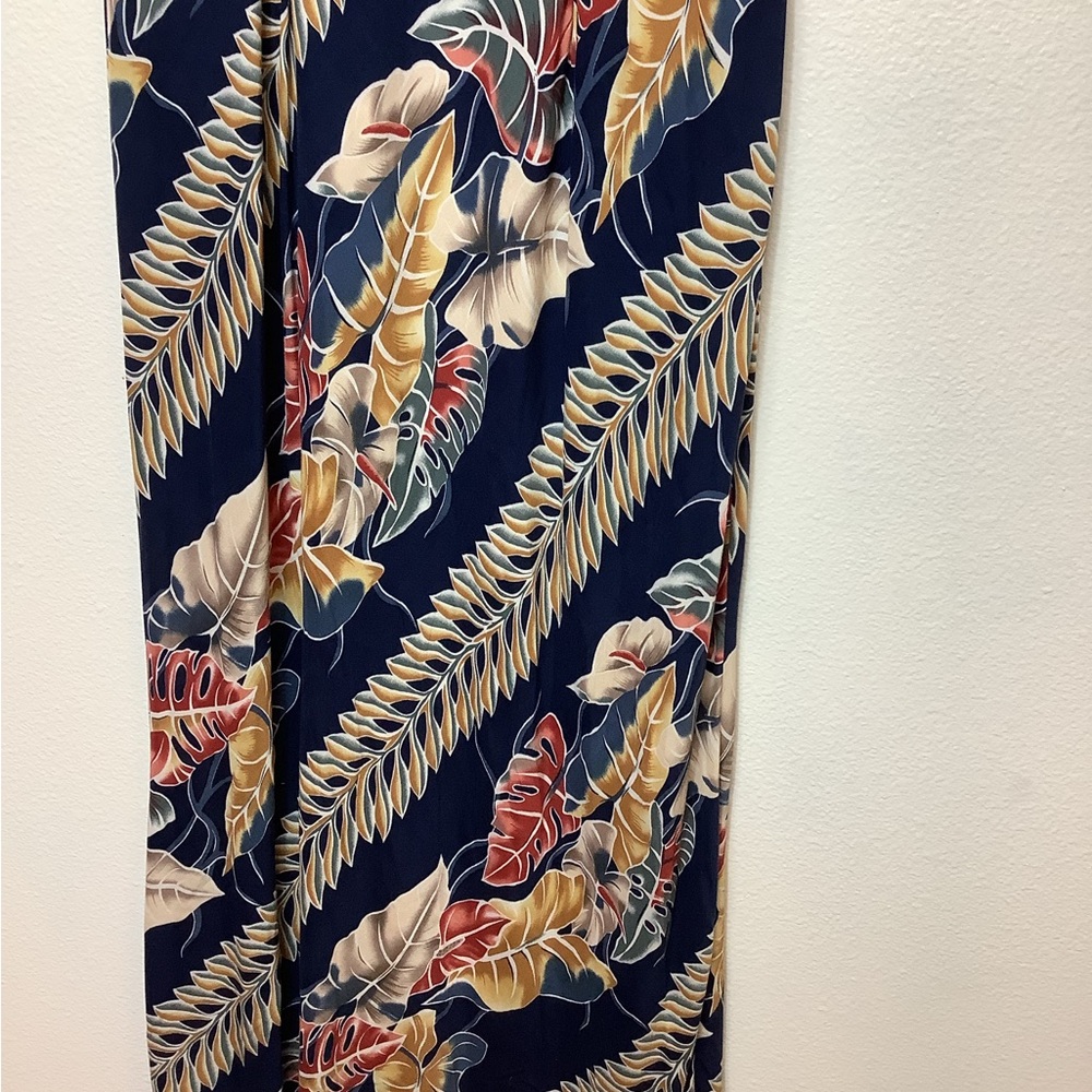 Hilo Hatties Hawaiian original size L Maxi dress blues tan& soft reds short SLV - Picture 12 of 13